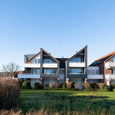 Apartment Strandhotel 42 4*